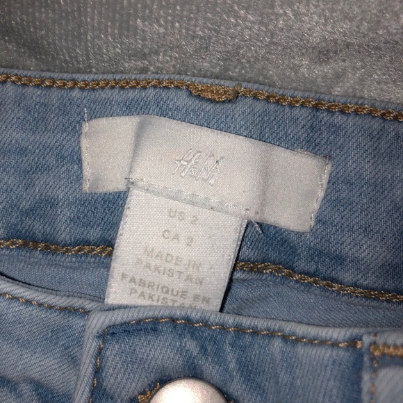 Light washed Jean shorts - Picture 2 of 2